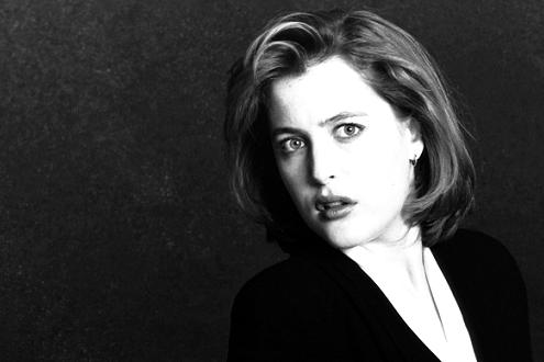 black-and-white-agent-scully-small.jpg