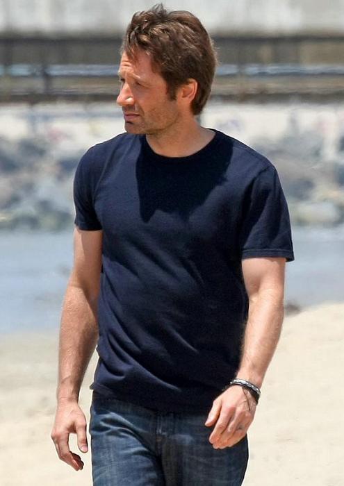 david_duchovny_venice_beach_20_05_2009_small.jpg