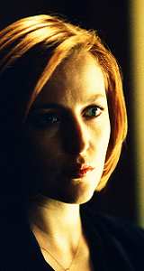 gillian-anderson-dana-scully-face-sixth-season-small.png