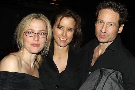 gillian-anderson-david-duchovny-22–11–2010–004-small.jpg