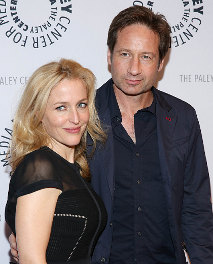 gillian-anderson-david-duchovny-new-york-city-13–10–2013–003-small.png