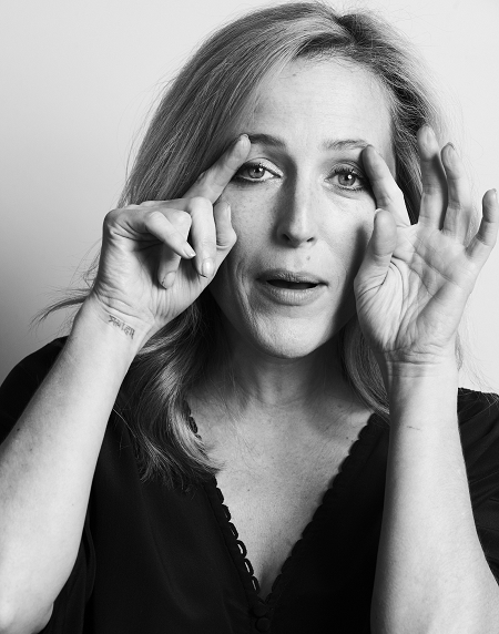 gillian-anderson-jamie-baker-photoshoot-2012–004-small.png