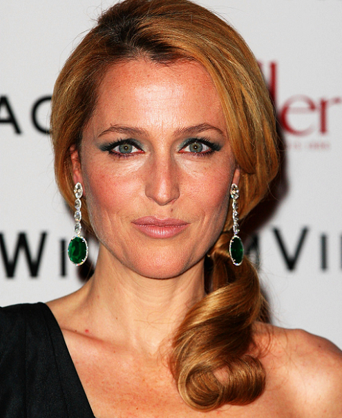 gillian-anderson-london-08–02–2013-smaller.png