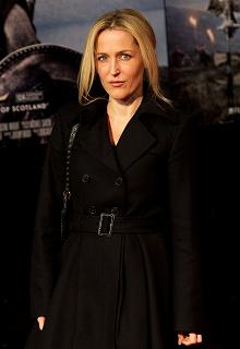 gillian-anderson-london-09–03–2011–006-small.jpg