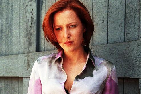 gillian-anderson-piercing-1999-small.jpg