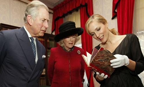 gillian-anderson-prince-charles-duchess-camilla-07–02–2012-small.jpg