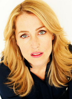 gillian-anderson-tca-2011-summer-press-tour-portrait-beverly-hills-29–07–2011–001-small.png