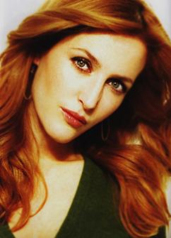 gillian_anderson_dana_scully_sexy_green_01_small.jpg