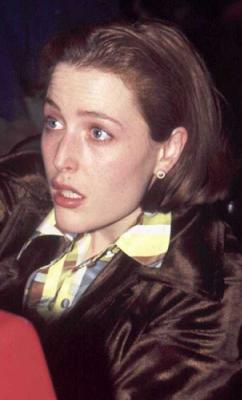 gillian_anderson_gameworks_grand_opening_1997_a_small.jpg