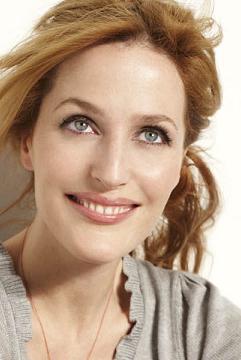 gillian_anderson_portret_06_02_2009_b_small.jpg