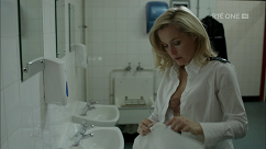 kultx-gillian-anderson-the-fall-201–025-small.png