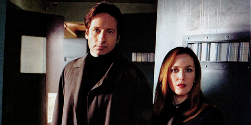 mulder_scully_on_set.png