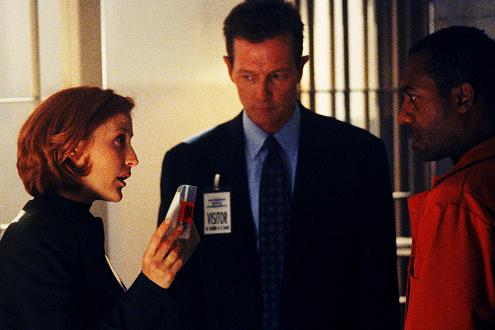 xfiles-eighth-season-set-003-small.jpg