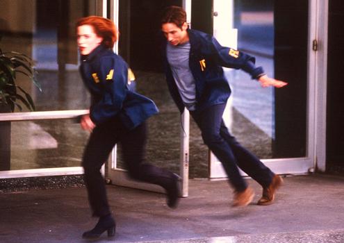 xfiles-first-movie-promo-001-small.jpg