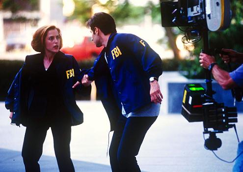 xfiles-first-movie-promo-002-small.jpg