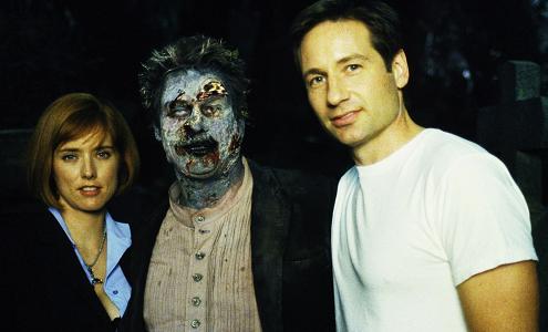 xfiles-hollywood-ad-set-david-duchovny-tea-leoni-002-small.jpg