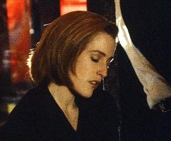 xfiles-never-again-scully-gillian-001-small.jpg