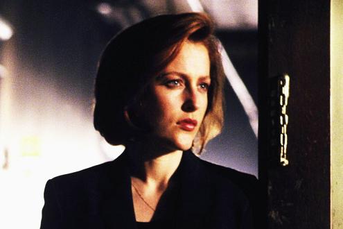 xfiles-the-goldberg-variation-sexy-dana-scully-small.jpg