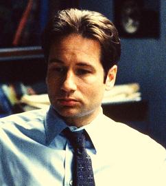 xfiles-the-red-and-the-black-set-david-duchovny-002-small.jpg